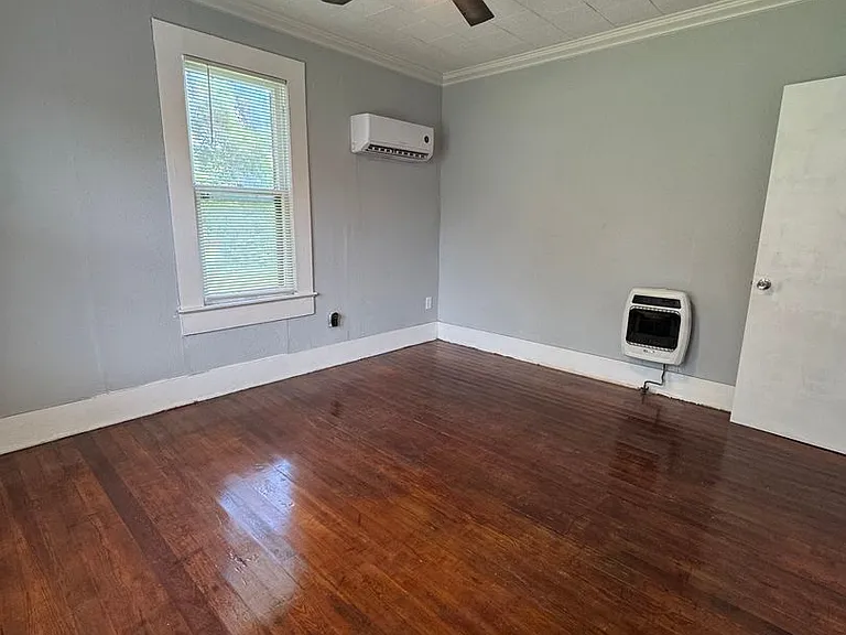 2320 Madeline St — Photo 6