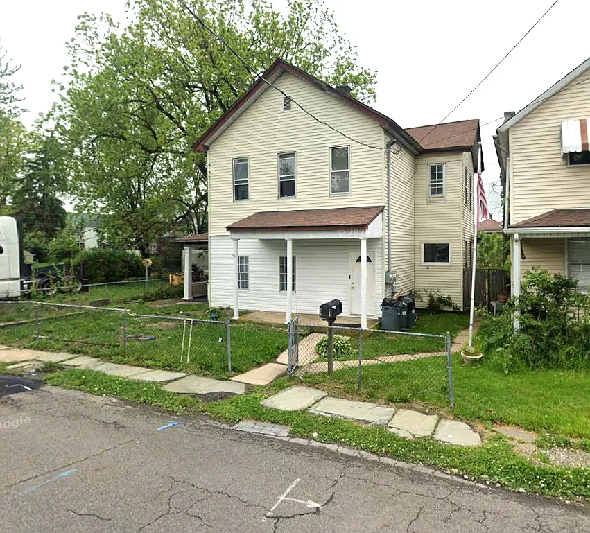 3 bed, $1,300 — Photo 1