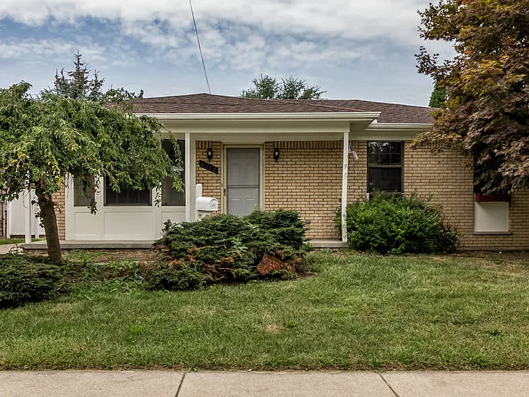 6115 Drexel St — Photo 1