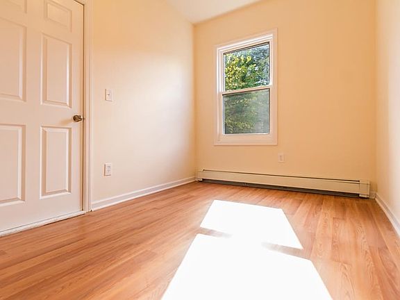 5th image of 69 Belmont Ave