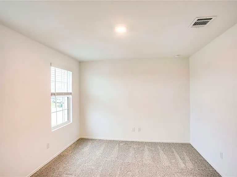 204 Coventry Dr — Photo 27