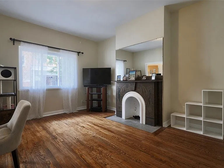 4918 Penn Ave — Photo 5