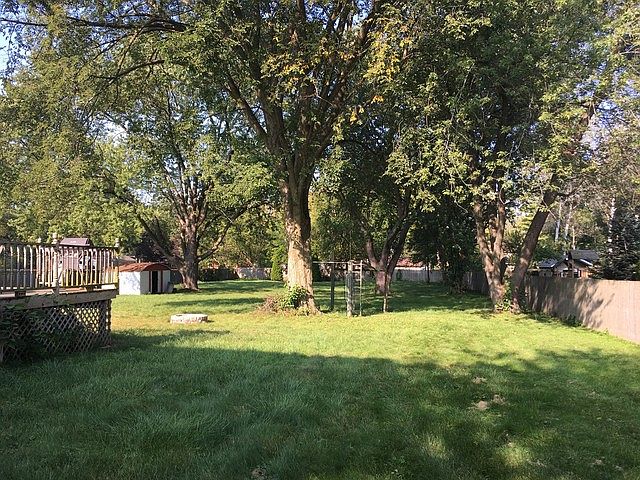 2nd image of 10050 Potter Rd