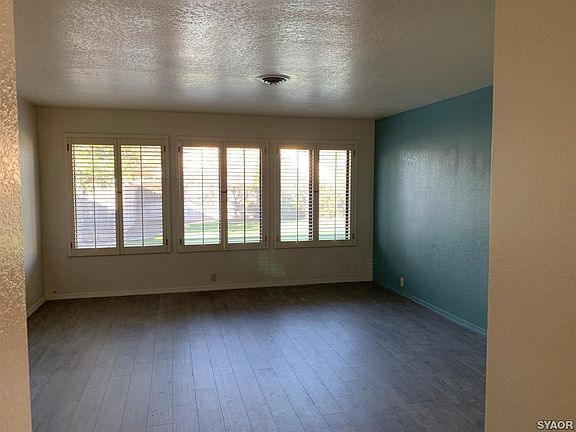 3rd image of 98 Ashley Dr