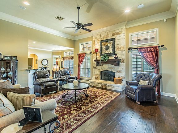 2nd image of 437 Winding Creek Ln