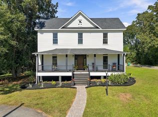 519 Gaines St, Central, SC 29630