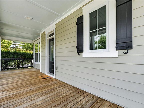 5th image of 725 Quintan St