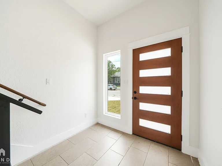 247 Princeton Ave #202 — Photo 13