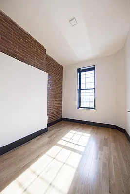 Rented by Brooklyn Group | media 21
