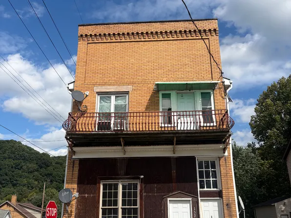 1526 2nd Ave APT 1, Beaver Falls, PA 15010