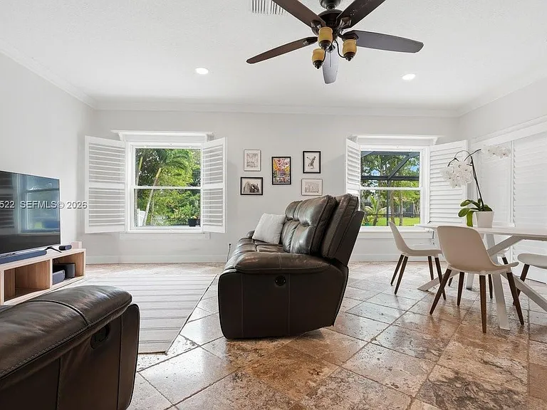 16530 Lake Tree Dr — Photo 19