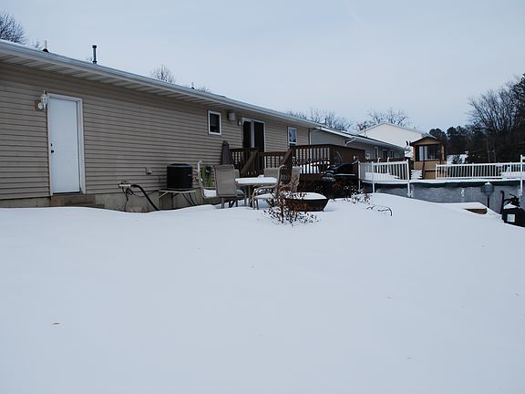 3rd image of 201 Eply St