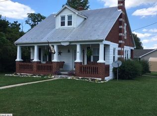 40 Oak St, Fishersville, VA 22939