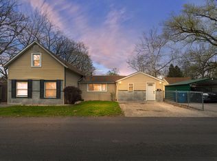 656 S 4th St, Chesterton, IN 46304