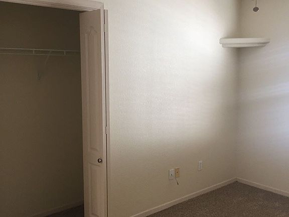 2nd image of 940 Chateau Dr