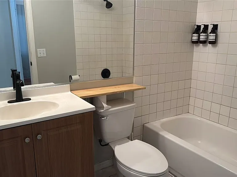 4484 Willowhill Ct — Photo 8
