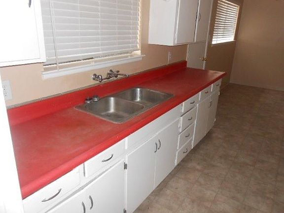 5th image of 4307 N Holt Ave