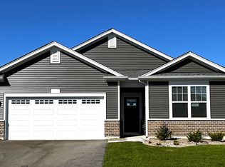 2582 Skye Dr, Pingree Grove, IL 60140