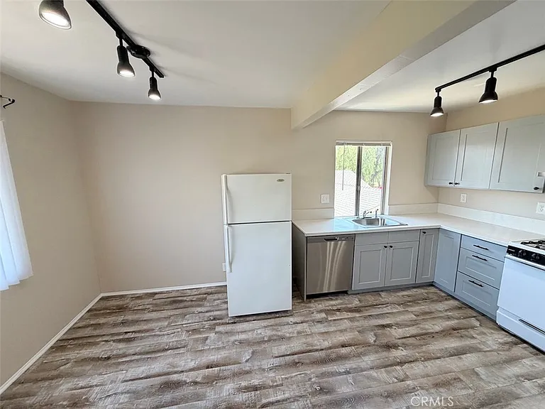537 W Crescent Dr #1/2 — Photo 13