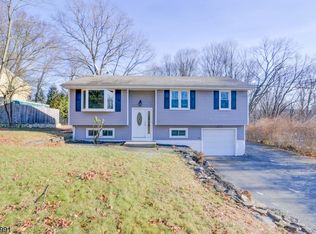 495 Stanhope Rd, Sparta, NJ 07871