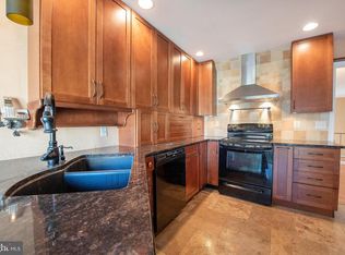 7 Deville Ct, Newark, DE 19711