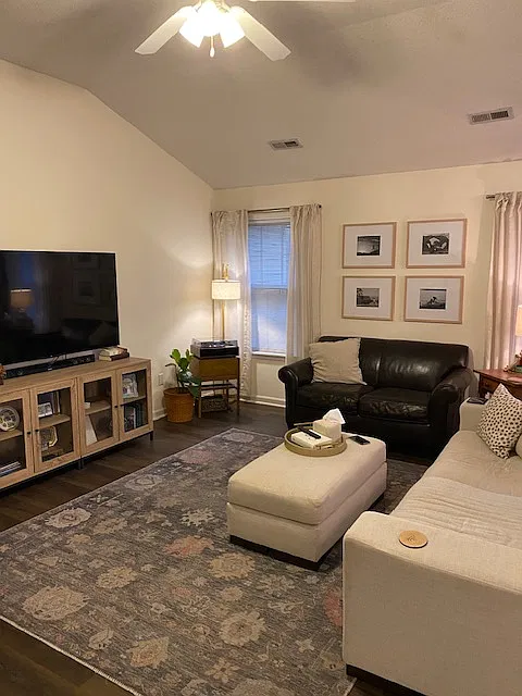 3 bed, 1400 sqft, $2,400 — Photo 3