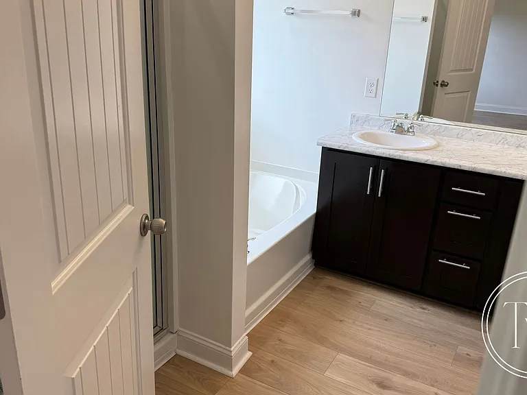500 Thorp Cir — Photo 11