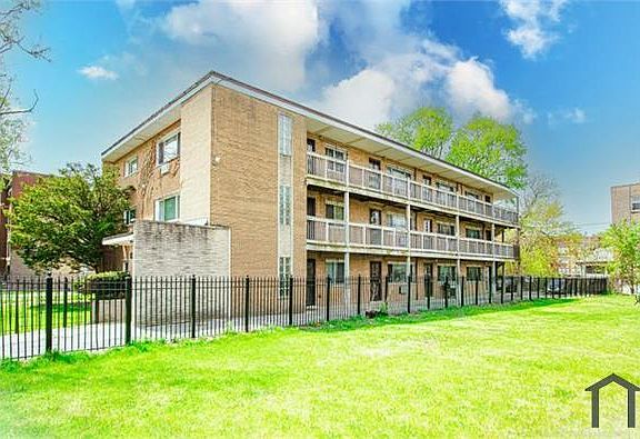 2nd image of 7530 S Saginaw Ave APT 1A