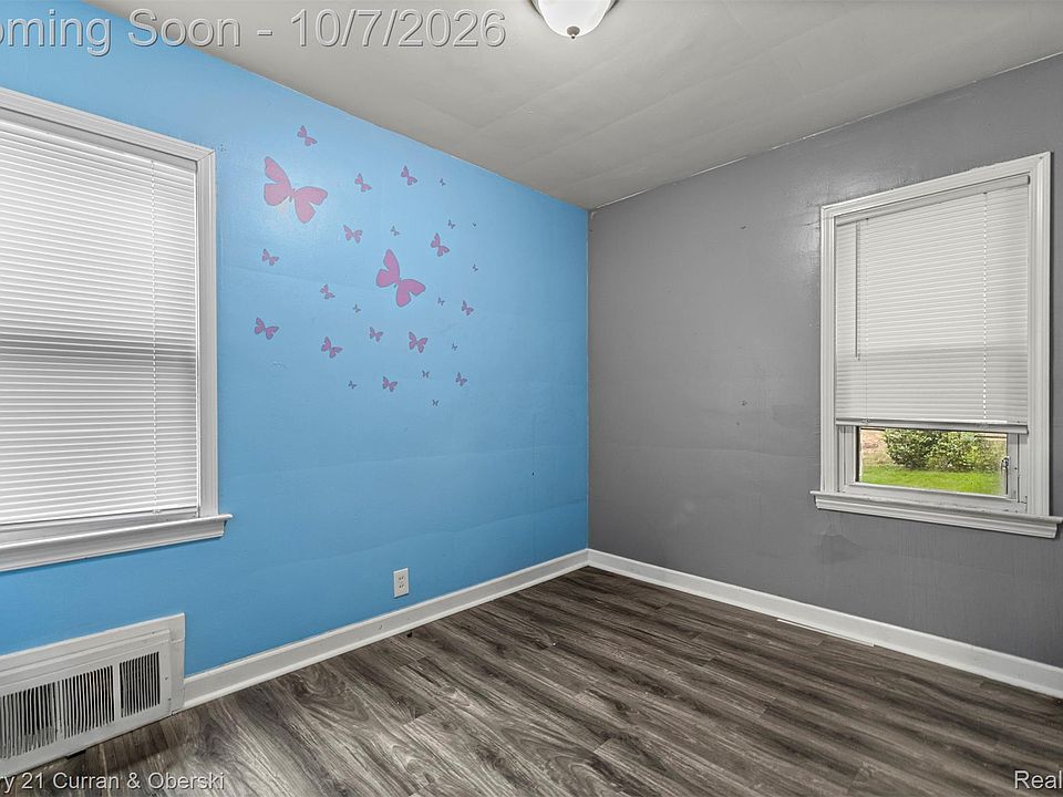 26016 Pennie St, photo 8