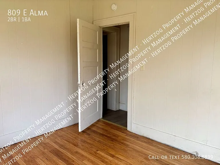 809 E Alma Ave — Photo 16