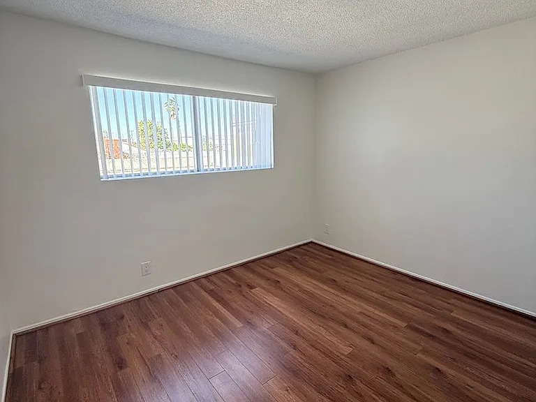 1 Month Free! Renovated Units in Central Van Nuys — Photo 16