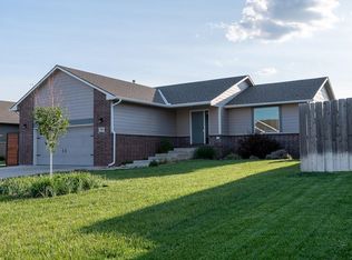 1803 S Lynnrae St, Wichita, KS 67207