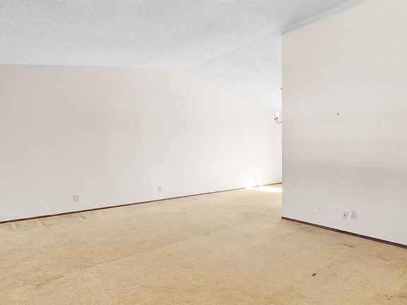 3rd image of 669 Seville Lane