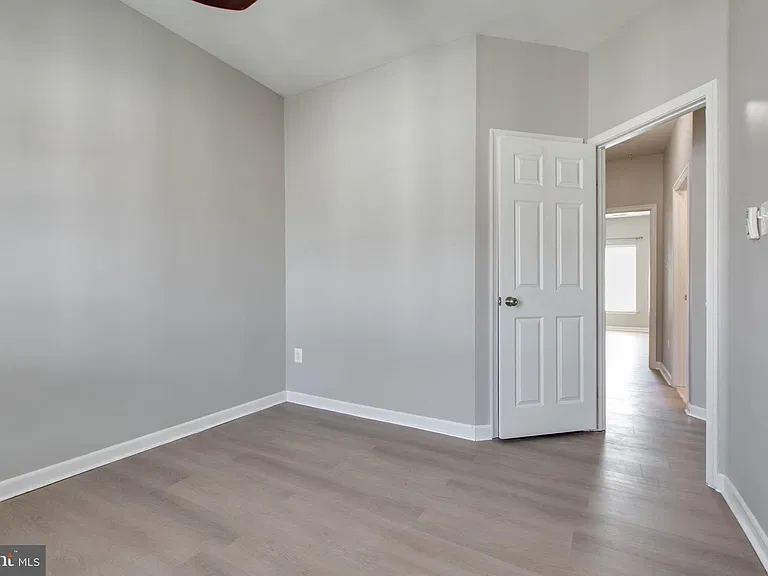 1739 Theale Way — Photo 52