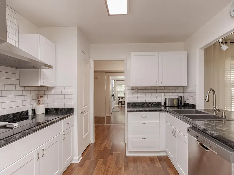 Large Fully equipped Kitchen