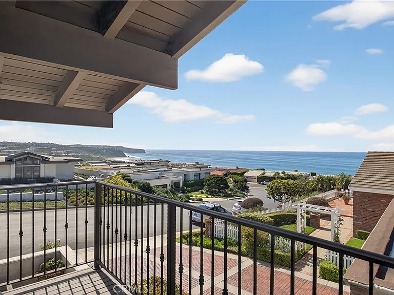 8 Monarch Bay Dr — Photo 43