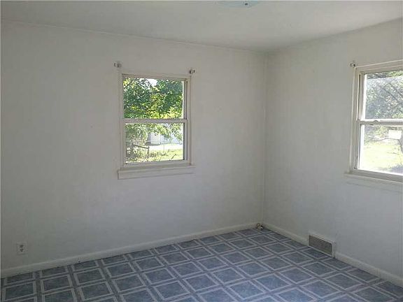 5th image of 3449 Orchard Ave