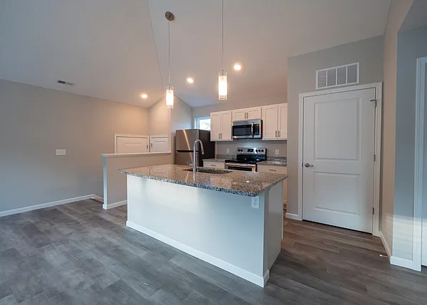 VC Station Apartments — Photo 16