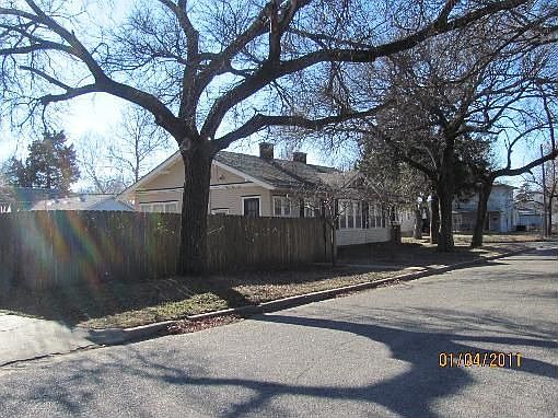 3rd image of 723 N C St