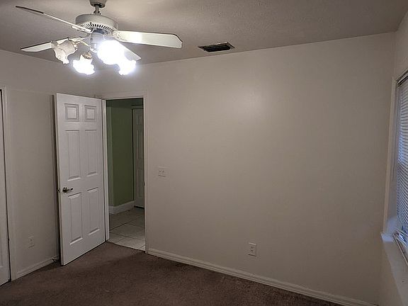 5th image of 218 SW Starflower Ave