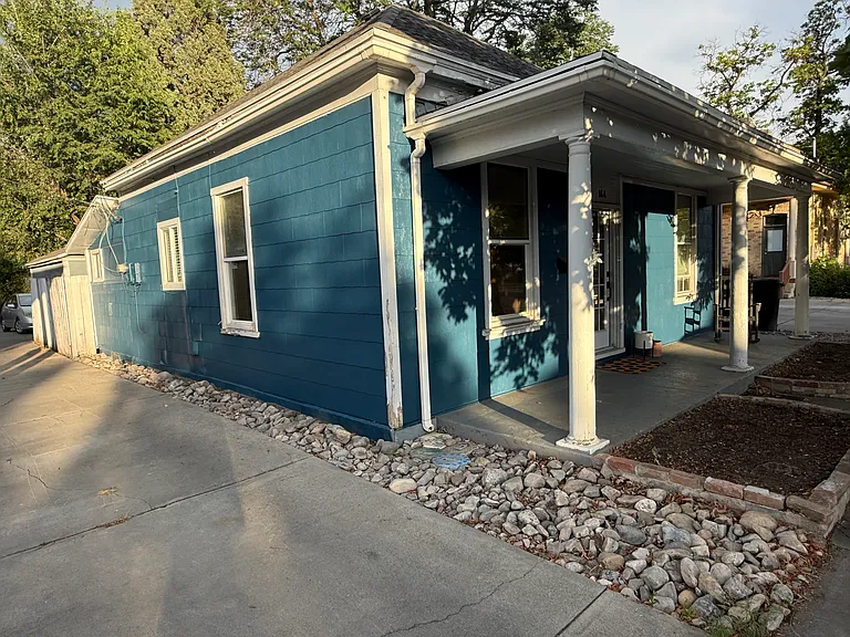 144 N 300 E — Photo 2