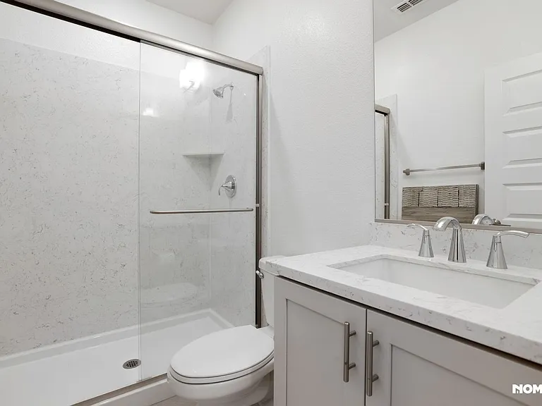 12925 Knightsbrook Ave — Photo 30