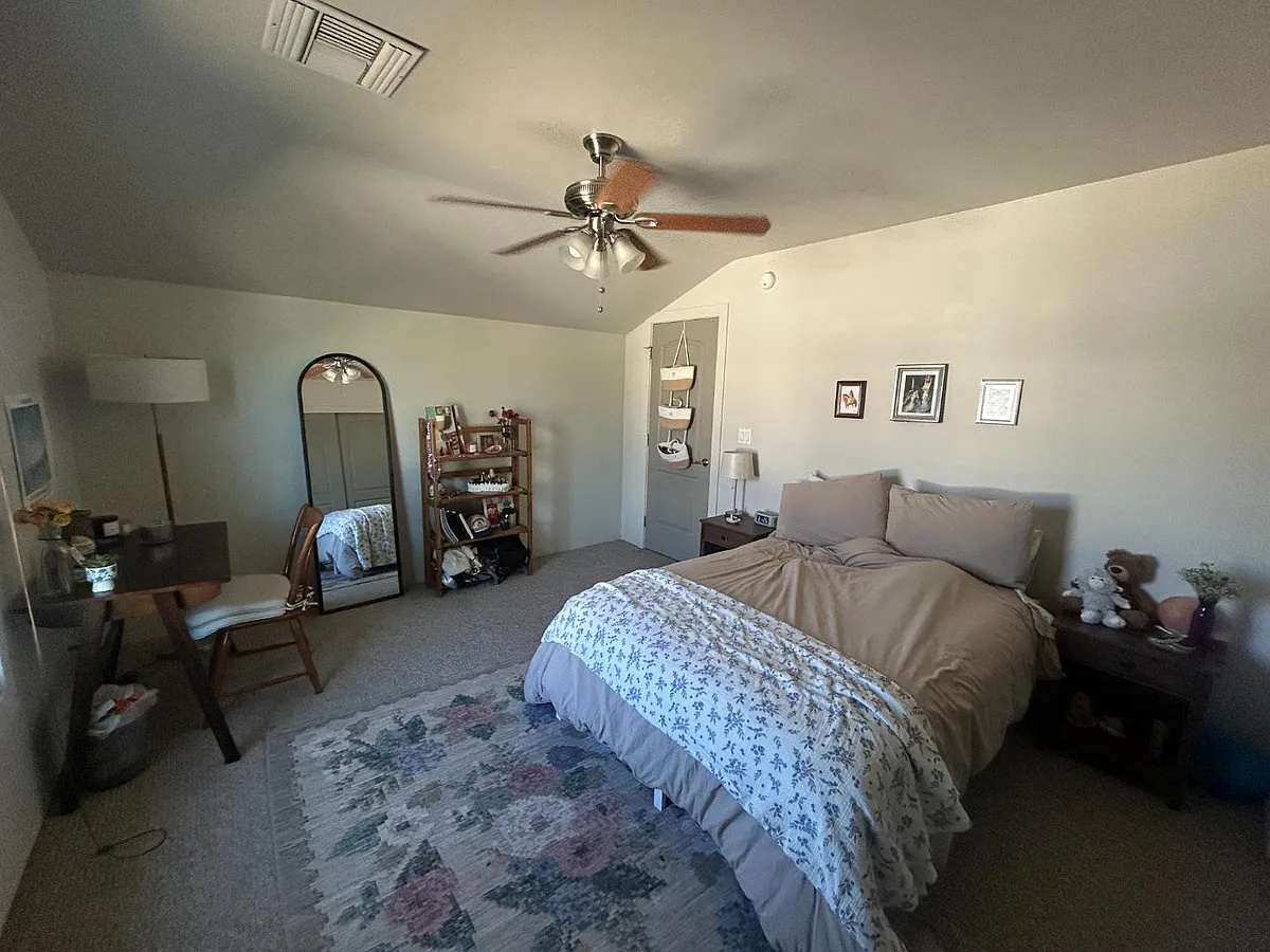 Unit Photo - 711 N 7th Ave