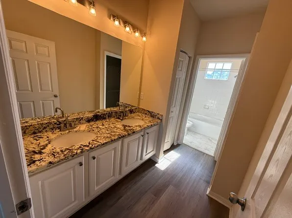 5692 Bentgrass Dr Unit 1-205, Sarasota, FL 34235