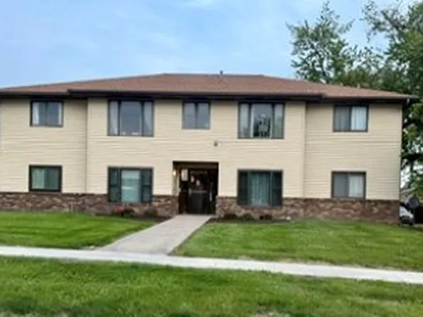 509 N 1st St #201, Indianola, IA 50125