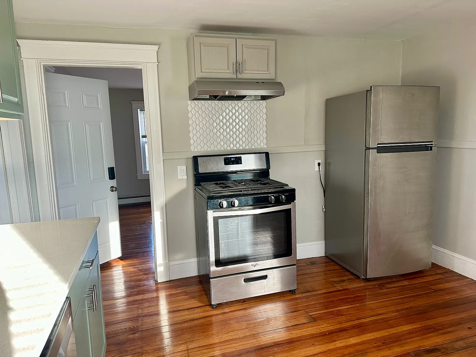1 bed, 850 sqft, $1,650 — Photo 3