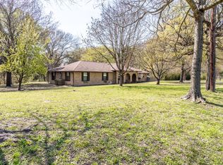 542 E Belt Line Rd, Lancaster, TX 75146