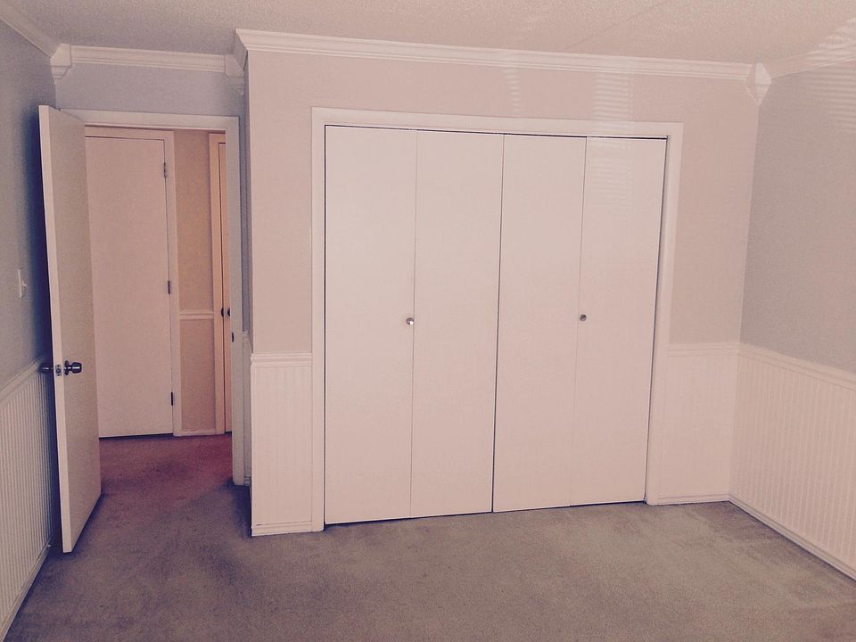 bedroom/ closets