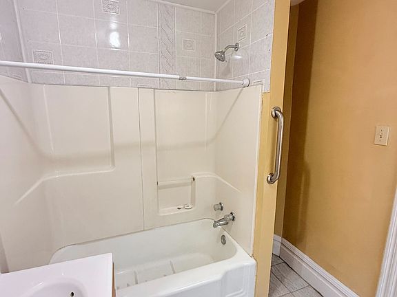 5th image of 801 Crescent Ave #1