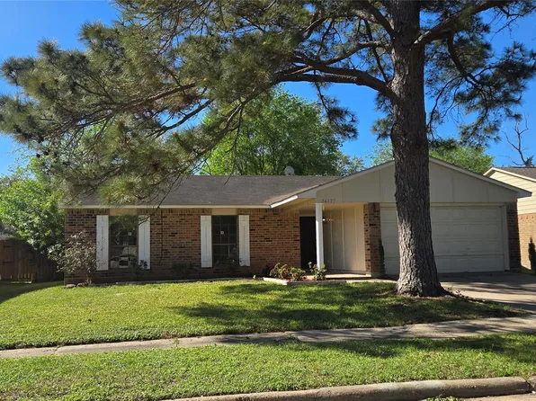 24327 Broken Bow Ln, Hockley, TX 77447